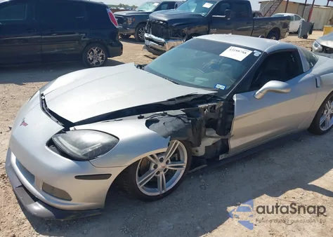 2005 Chevrolet Corvette z USA, uszkodzony, nr VIN 1G1YY24U455129818